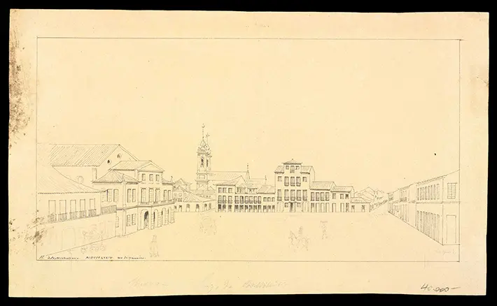 Gravura em preto e branco de uma praça com edifícios ao fundo.
