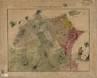 Mapa antigo com áreas verdes, marrons, cinza e cor-de-rosa, figura humana segurando objeto redondo.