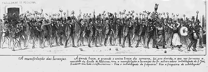 Gravura em preto e branco de manifestação com pessoas em ternos e chapéus, cavalos, músicos tocando e construção médica ao fundo.