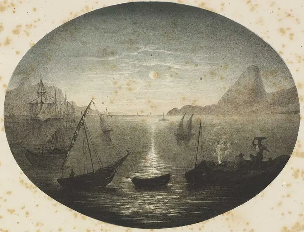 Navios de carga à noite, barcos menores, homem com objeto, rochas e lua.