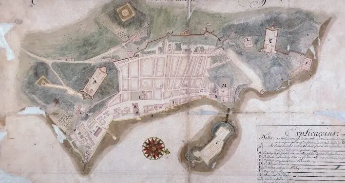 Mapa antigo de uma cidade fortificada com centro populoso e ilha isolada.