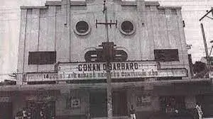 Fachada clássica de teatro antigo, Conan Osbarbad.