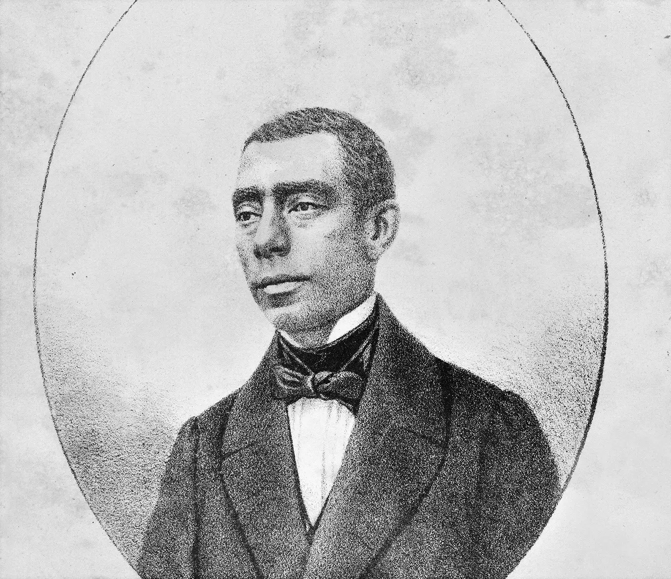 Gravura preto e branco de homem de perfil à direita, terno e gravata borboleta.