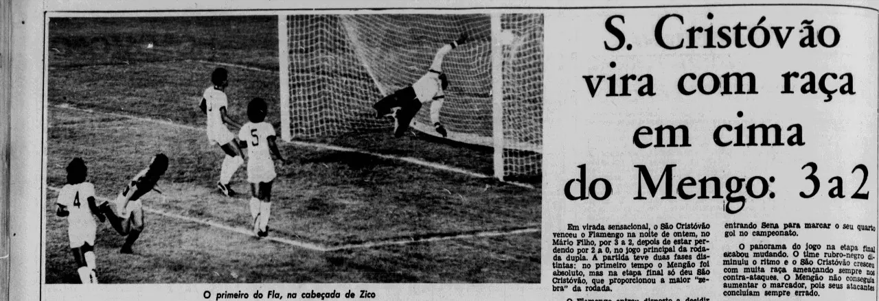 Jogadores em ação durante um jogo de futebol, vitória do São Cristóvão sobre o Fluminense.