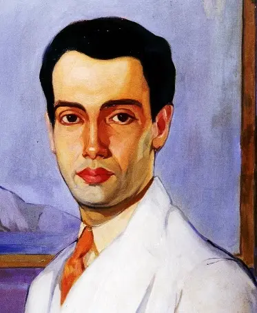 Homem de perfil com camisa branca e laço laranja, fundo azul claro.