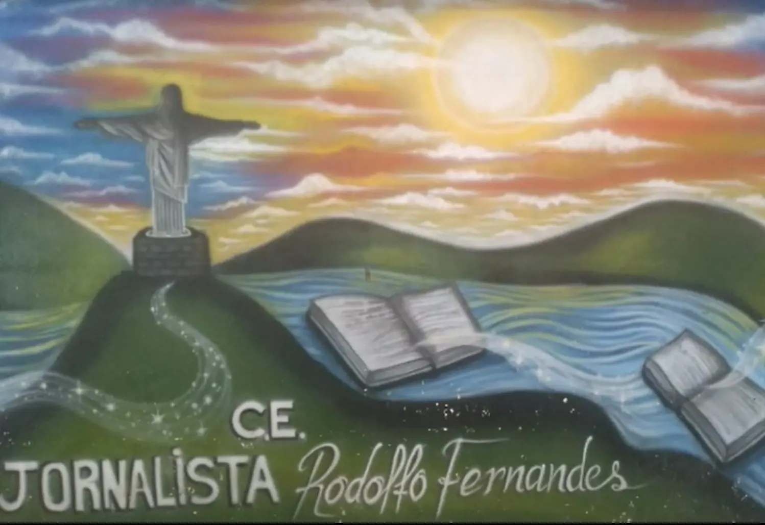 Pintura religiosa com Jesus crucificado, rio, livros e pôr-do-sol.