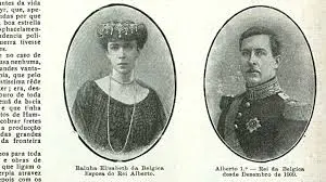 Mulher em vestido longo e colar, ao lado de Alfredo I, rei da Bélgica.