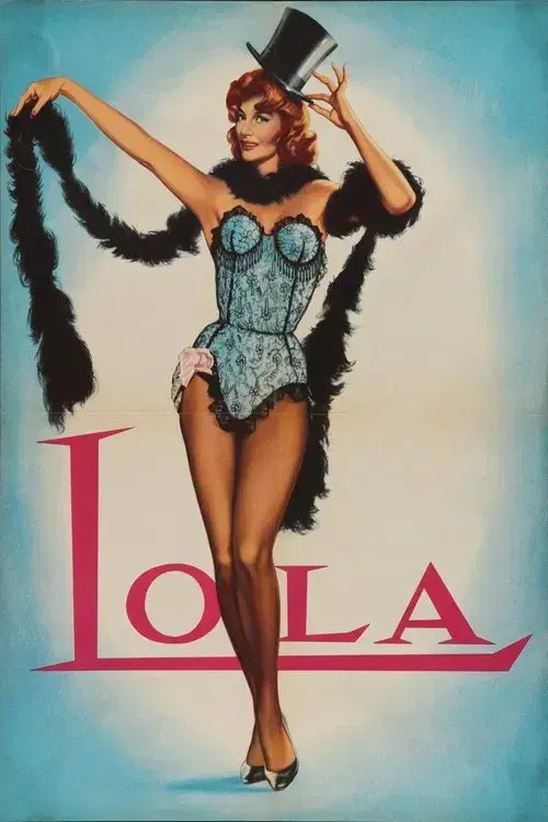 Mulher dançando com corpete azul, calcinha branca e meias pretas, segurando chapéu preto e faixa preta com penas, fundo com "LOLA" vermelho.