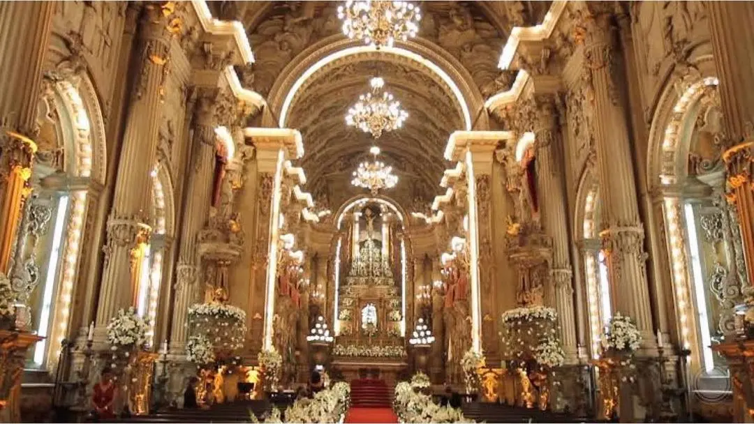 Interior barroco da Igreja de São Francisco de Paula