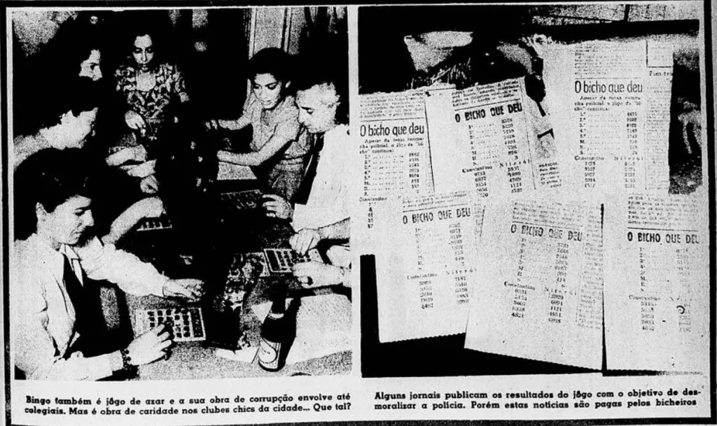 Grupo de mulheres jogando bingo em preto e branco.