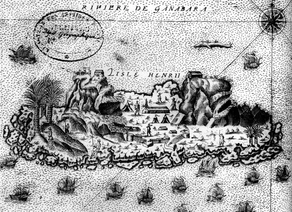 Gravura preto e branco de ilha com montanhas, aldeia e navios.