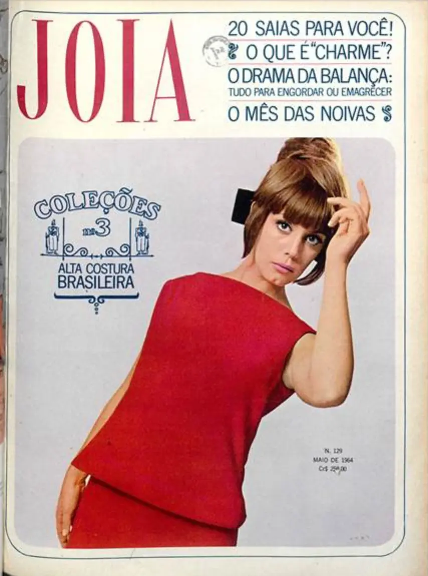 A atriz Mila Moreira na capa da Joia, em maio de 1964: “Um belíssimo modelo da grande linha de Jorge Farré. Um novíssimo penteado de Jambert. Um jovem e bonito manequim – Mila – que embeleza tudo”. 