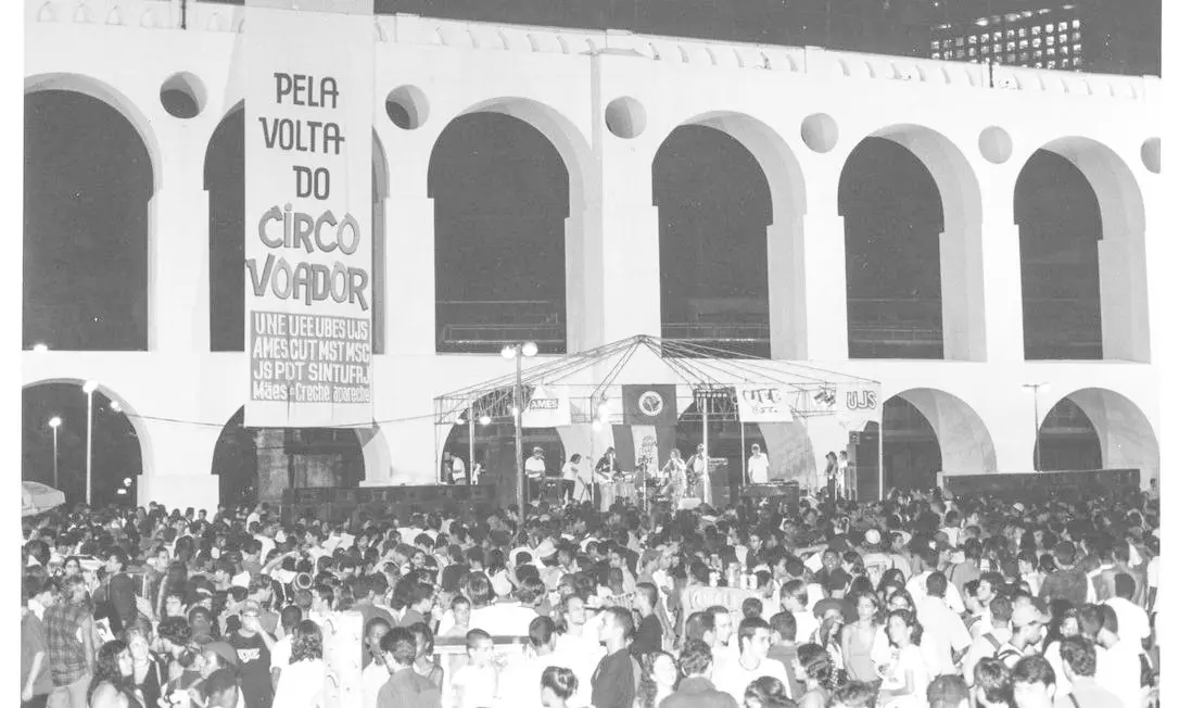 Protestos pela volta das atividades do Circo Voador na Lapa. 